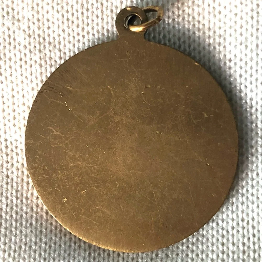 100 YARD DASH RUNNER PENDANT BRONZE TONE VINTAGE